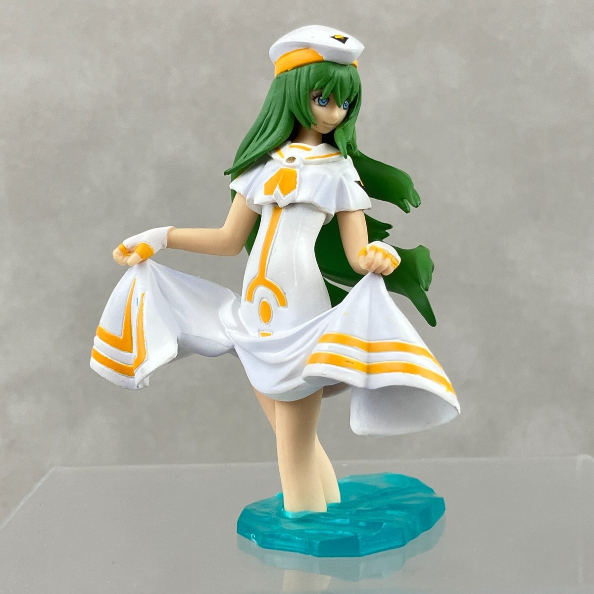 Alice Carroll - Full Body