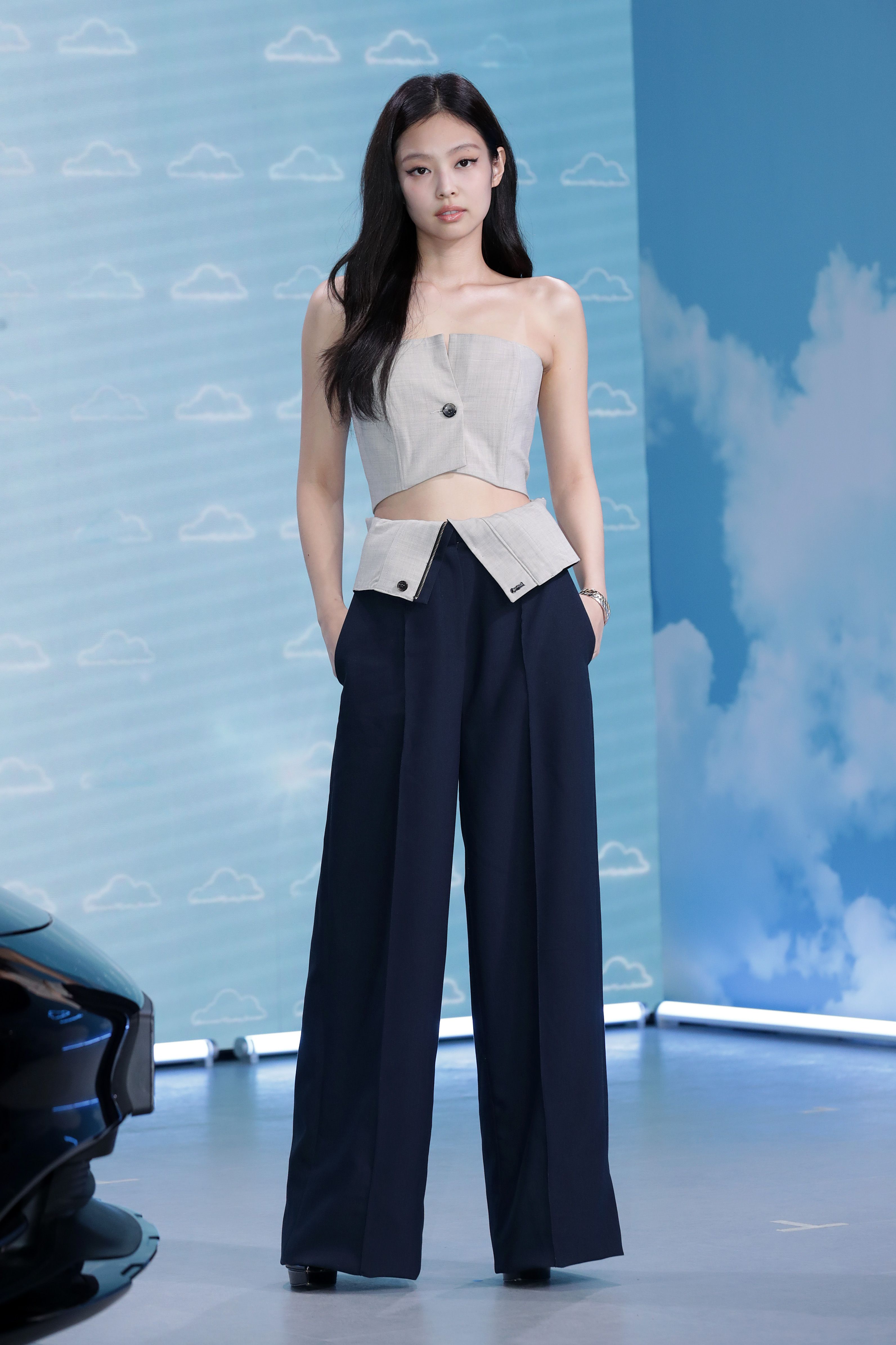 Jennie - Full Body