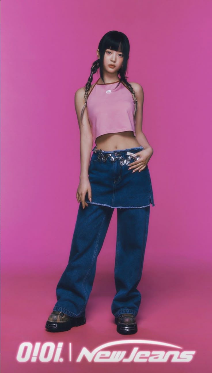 Hanni - Full Body